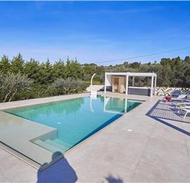 3 bedroom villa with infinity pool, jacuzzi & sauna, Castellammare del Golfo, sleeps 6